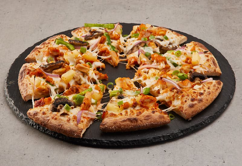 what is on a supreme pizza dominos